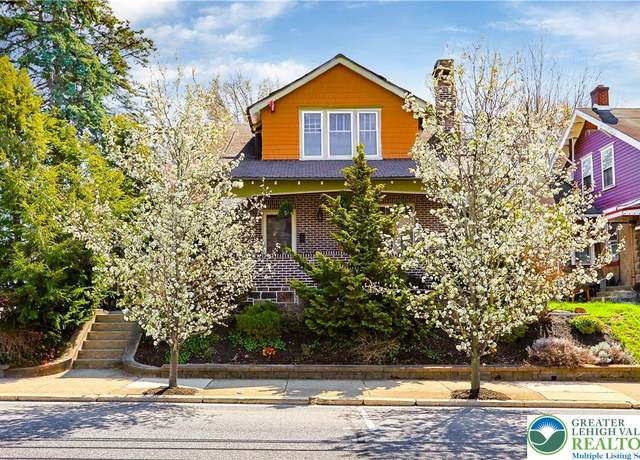 Property at 1425 Main St, Hellertown Boro, PA 18055, 3 beds, 2.5 baths