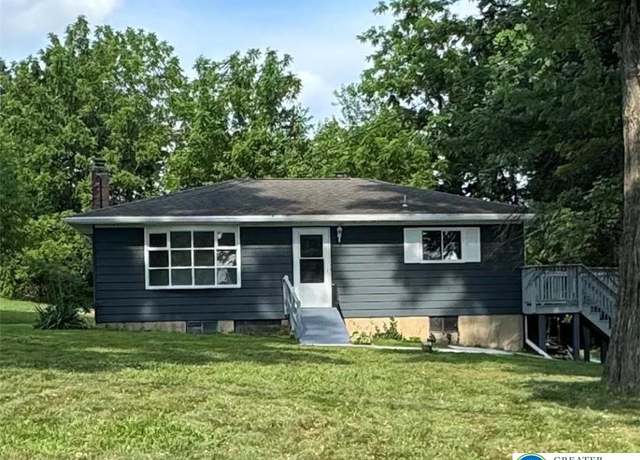 Property at 84 Moorestown Dr, Moore Twp, PA 18014, 2 beds, 1.5 baths