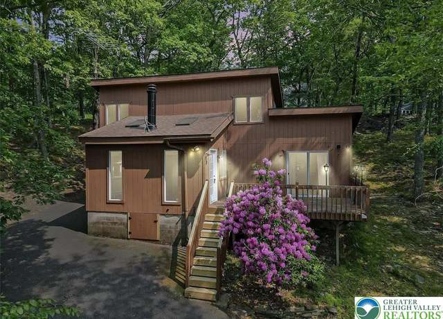 Property at 5015 Woodbridge Dr E, Lehman Twp, PA 18324, 3 beds, 2 baths