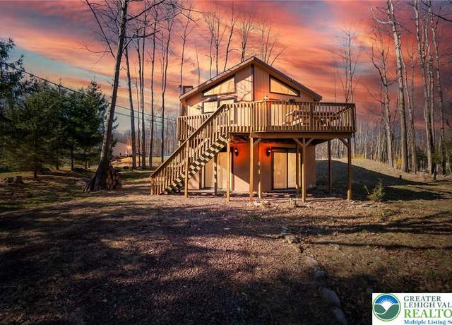 Property at 162 Acorn Ln, Polk Twp, PA 18058, 4 beds, 2 baths