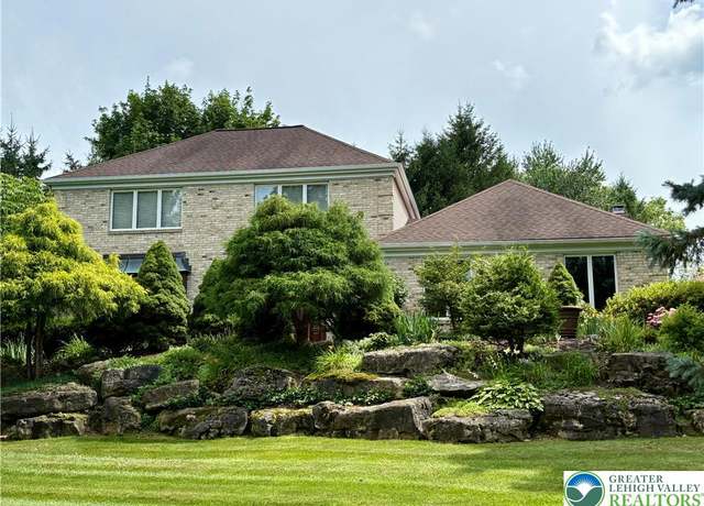 Property at 3706 Surrey Dr, South Whitehall Twp, PA 18103, 4 beds, 2.5 baths