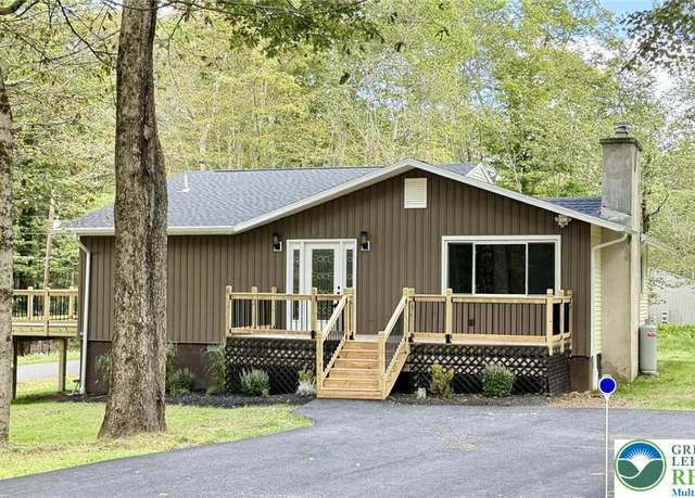 Property at 1003 Teakwood Dr, PA 18445, 4 beds, 2 baths