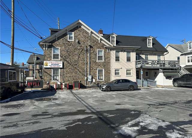 Property at 7 Lehigh St, Catasauqua Borough, PA 18032, 6 beds, 4 baths