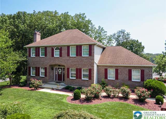 Property at 42 Clairmont Ave, Palmer Twp, PA 18045, 3 beds, 3.5 baths