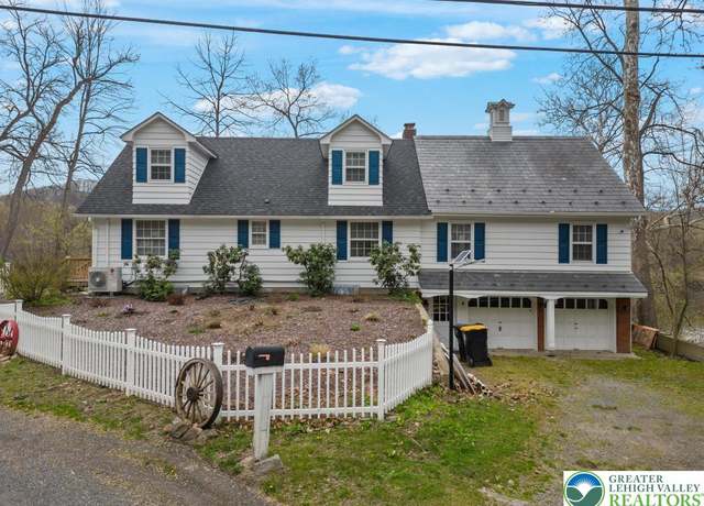 Property at 3325 River Rd, Upper Mt Bethel Twp, PA 18343, 3 beds, 2 baths