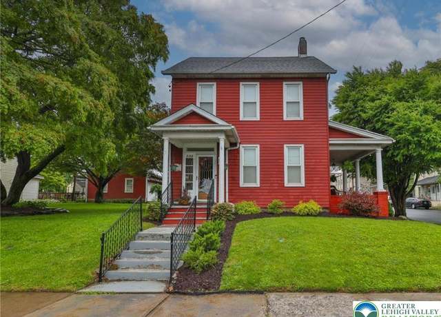 Property at 200 S Whitfield St, Nazareth Borough, PA 18064, 3 beds, 1.5 baths