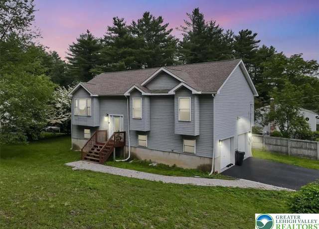 Property at 838 Cayuga Way, Stroud Twp, PA 18360, 4 beds, 2.5 baths
