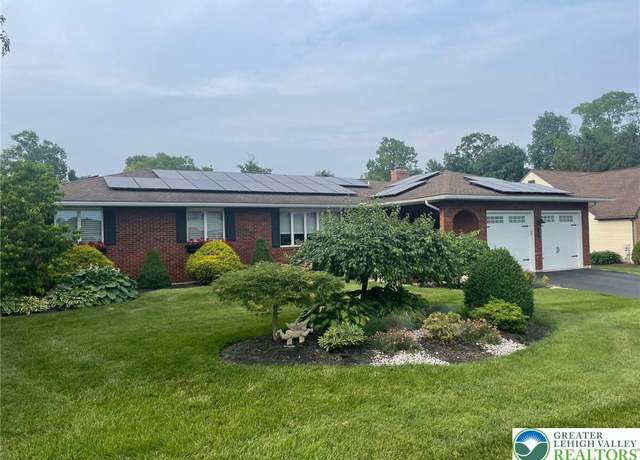 Property at 3521 Summit Ct, Bethlehem City, PA 18020, 3 beds, 2.5 baths