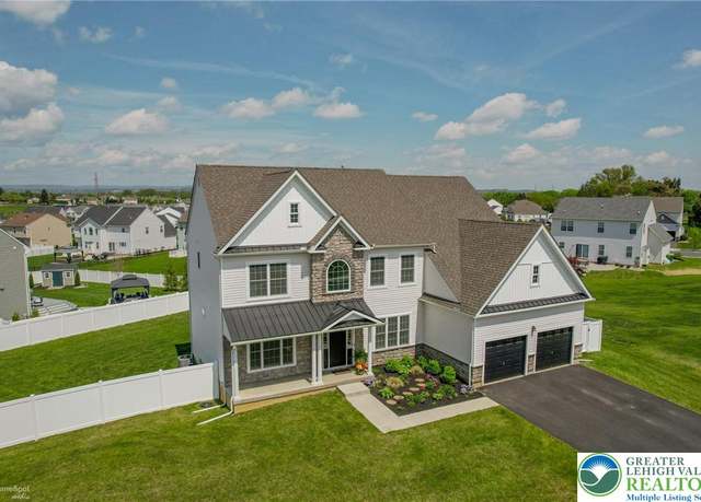 Property at 3318 Highland Dr, Palmer Twp, PA 18045, 4 beds, 4 baths