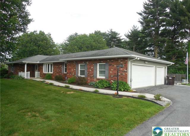 Property at 3554 Magnolia Dr, Bethlehem Twp, PA 18045, 3 beds, 2 baths