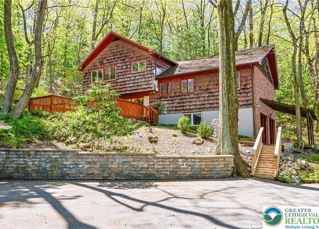 Property at 400 Dogwood Ter, Forks Twp, PA 18040, 3 beds, 3 baths