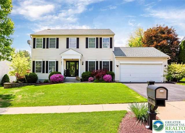 Property at 3140 10th St, Bethlehem Twp, PA 18020, 4 beds, 2.5 baths