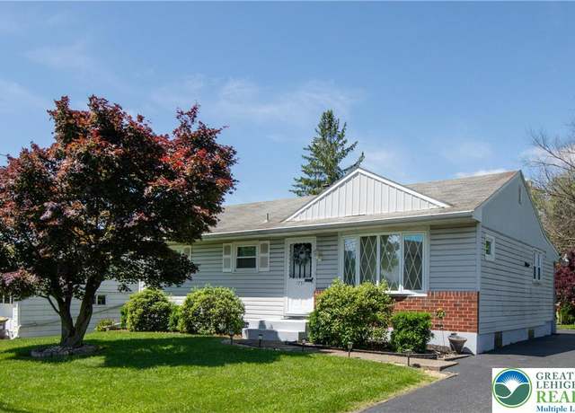 Property at 1751 11th St, Bethlehem Twp, PA 18020, 3 beds, 1 bath