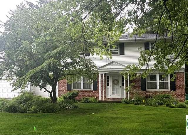 Property at 1257 Divot Dr, Lower Macungie Twp, PA 18106, 4 beds, 2.5 baths