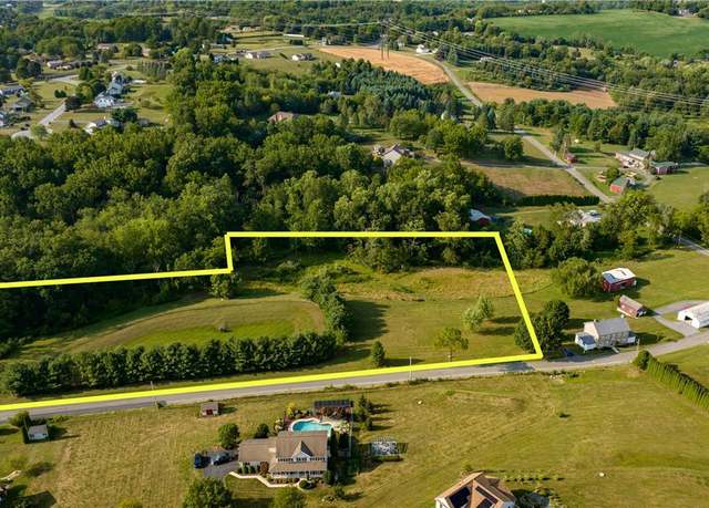 Property at 711 Fir Dr, Lehigh Twp, PA 18088