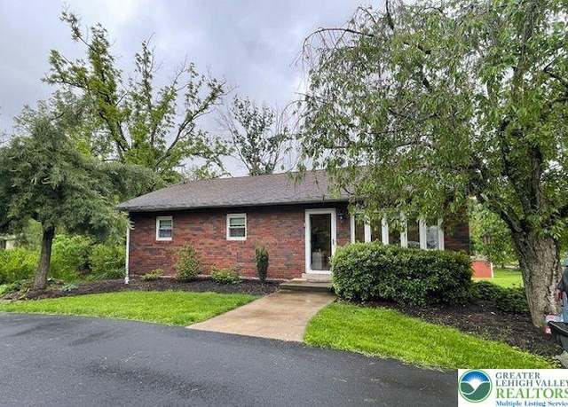 Property at 2542 Apple, Lower Saucon Twp, PA 18055, 3 beds, 2 baths