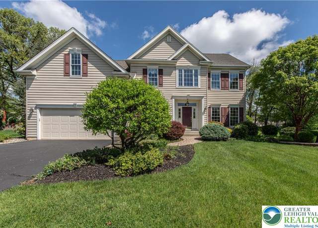 Property at 5383 Greenbriar Dr, Hanover Twp, PA 18017, 4 beds, 2.5 baths