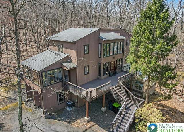 Property at 3206 Stonehenge Dr, East Stroudsburg, PA 18301, 4 beds, 3.5 baths