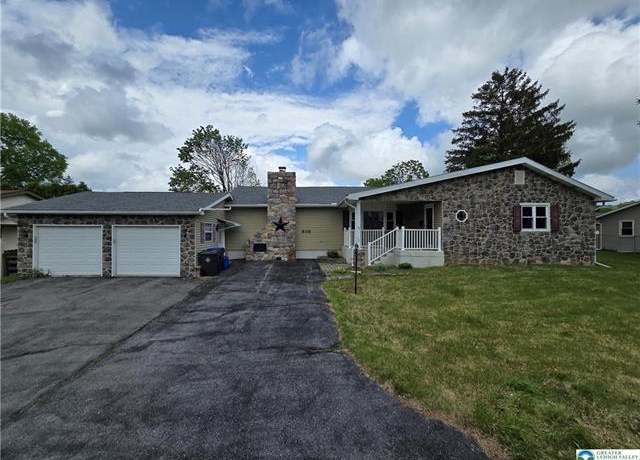 Property at 935 E Montgomery St, Salisbury Twp, PA 18103-5256, 3 beds, 1 bath