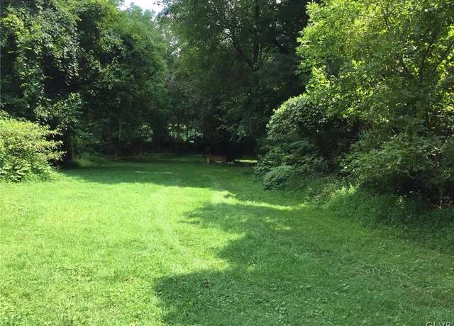 Property at 325 Berger Rd, Glendon Borough, PA 18042