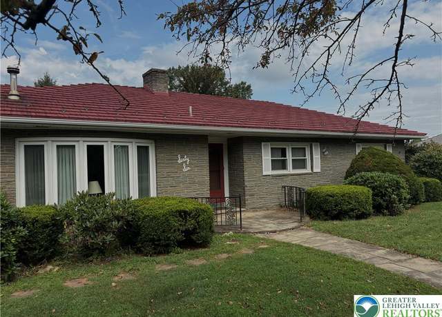 Property at 66 Maple St, Macungie Boro, PA 18062, 3 beds, 2.5 baths
