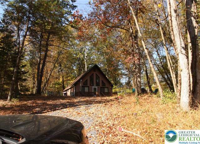 Property at 1121 Kingbird Trl, Middle Smithfield Twp, PA 18302, 2 beds, 1 bath