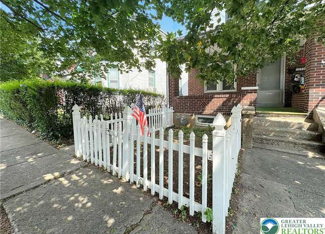 Property at 1251 E 4th St, Bethlehem City, PA 18015, 3 beds, 1 bath