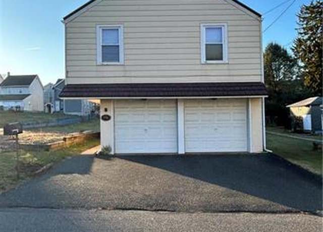 Property at 106 S Lea St, Macungie Borough, PA 18062-1209, 3 beds, 1 bath