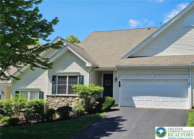 Property at 14 Kent Ln, Palmer Twp, PA 18045, 2 beds, 2 baths