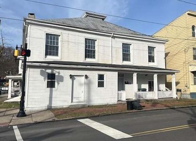 Property at 400 Pine St, Tamaqua Boro, PA 18252, 8 beds, 4 baths