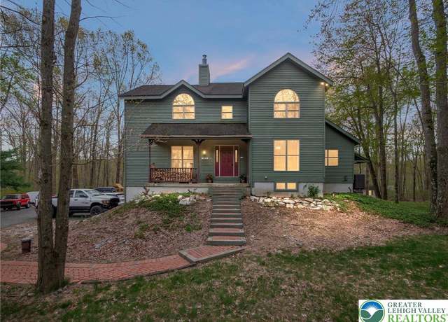 Property at 8549 Oak Hollow Ln, Lower Macungie Twp, PA 18062, 4 beds, 3 baths