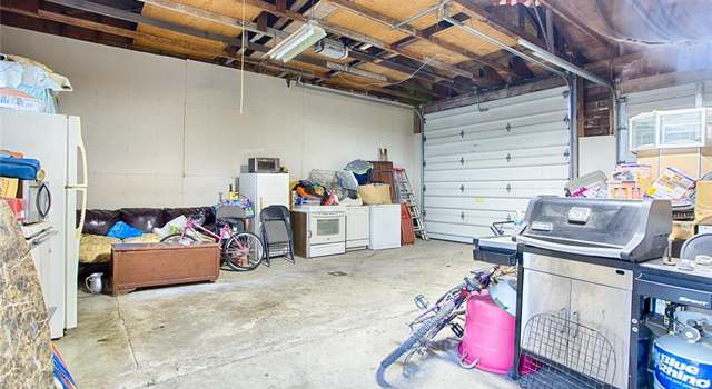 Photo of 336 Lincoln Ave, Nazareth Boro, PA 18064