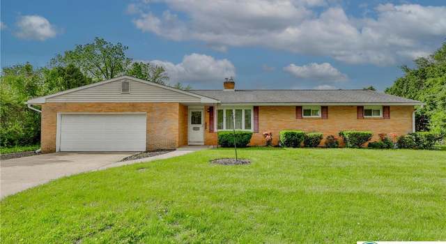 Photo of 1275 Stonewood Dr, Bethlehem City, PA 18017