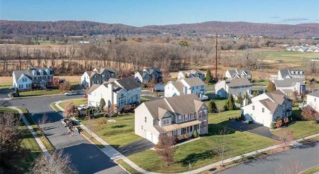 Photo of 4925 Hycliff Chase, Upper Saucon Twp, PA 18034-8792