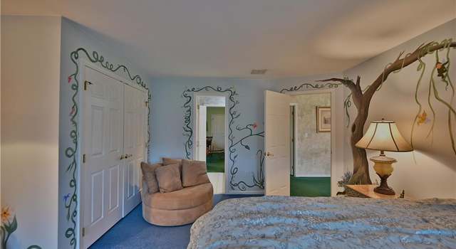 Photo of 5542 Bridle Rd, Stroudsburg, PA 18360