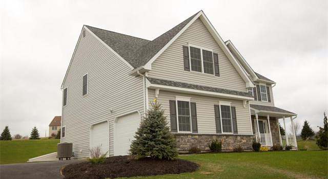 Photo of 109 Country Chase Dr #21, Bushkill Twp, PA 18091