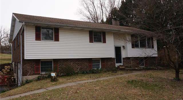 Photo of 5752 Old Carriage Rd, East Allen Twp, PA 18014