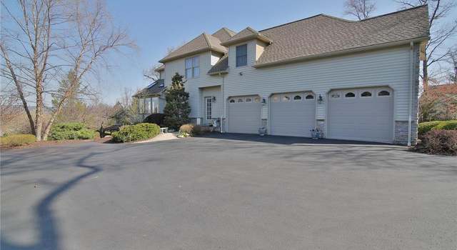 Photo of 311 Angela Ct, Bushkill Twp, PA 18064