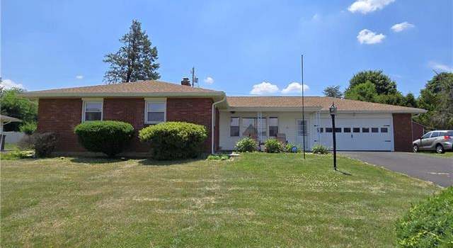 Photo of 1952 Schadt Ave, Whitehall Twp, PA 18052-3747