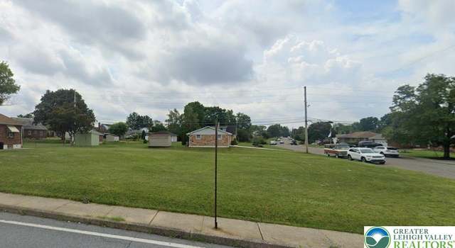 Photo of 624 Grape St, Whitehall, PA 18052