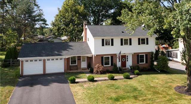 Photo of 930 Parkway Rd, South Whitehall Twp, PA 18104-3341