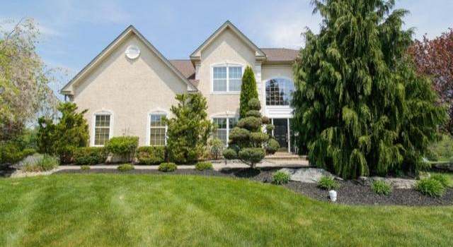 Photo of 4300 Crosswinds Dr, Bethlehem Twp, PA 18045-2368