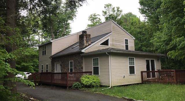 Photo of 422 Maxatawny Dr, Coolbaugh Twp, PA 18347