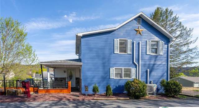 Photo of 47 E 4th St, Lehighton, PA 18235