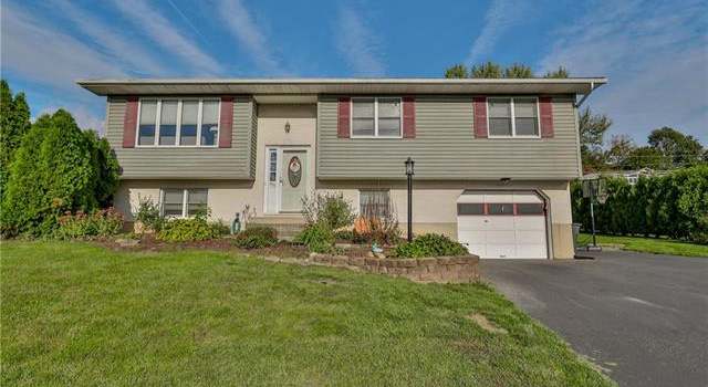 Photo of 839 Carbon St, Walnutport Borough, PA 18088-1102