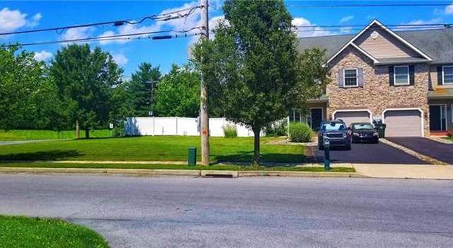 Photo of 543 Kemmerer Ln, Upper Macungie Twp, PA 18104