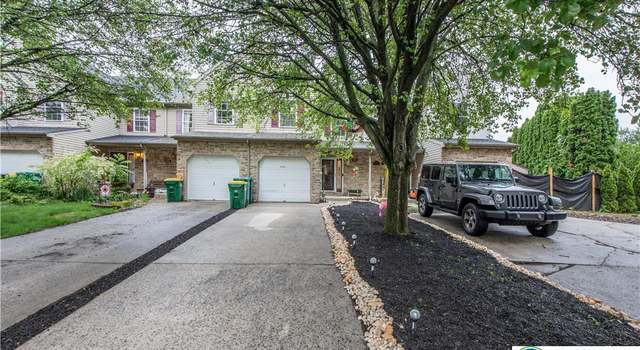 Photo of 1735 Brookstone Dr, Alburtis Boro, PA 18011