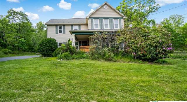 Photo of 560 W Center St, Wind Gap Boro, PA 18091