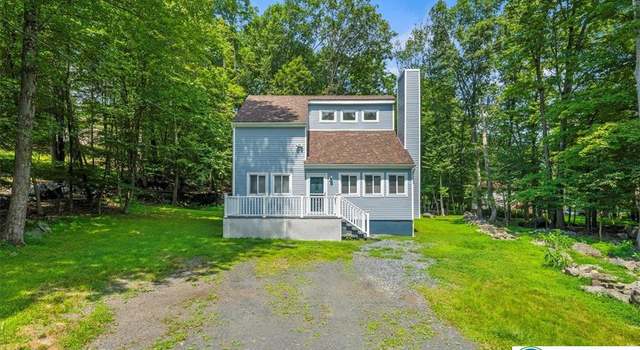 Photo of 461 Somerset Dr, East Stroudsburg, PA 18301