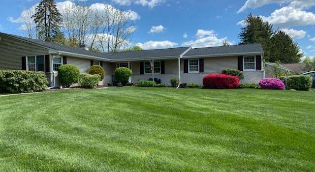 Photo of 5906 Club House Ln, Lower Macungie Twp, PA 18106-9622